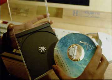 Η Δανία νομιμοποιεί τη δημιουργία CD με μουσική και από το Διαδίκτυο