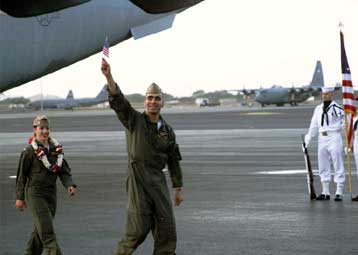 Δεν επιστρέφει στις ΗΠΑ από αέρος το ΕΡ-3, δηλώνει το Πεκίνο