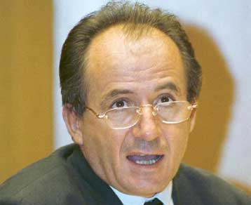 Νέα τροπή; Οι δηλώσεις Σημίτη για το ασφαλιστικό στο επίκεντρο της συνεδρίασης των συνδικαλιστών