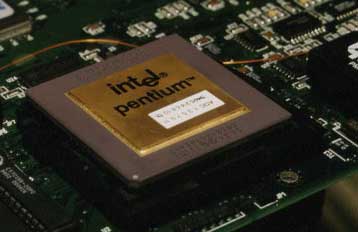 Καθυστερεί η μετάβαση της Intel στην αρχιτεκτονική των 0,13μm