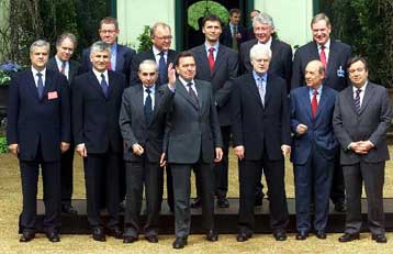 Παρούσα η ελληνική κυβέρνηση στη συζήτηση των προτάσεων Σρέντερ