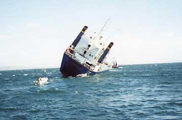 Σώοι οι οκτώ ναυτικοί εμπορικού πλοίου που βυθίστηκε ΝΑ της Κρήτης