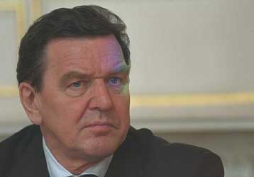 Στο τραπέζι οι Ευρωπαίοι Σοσιαλιστές, στη μέση το σχέδιο Σρέντερ