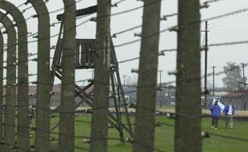 Πάψτε να μας κρίνετε από τον Χίτλερ, λένε οι Γερμανοί