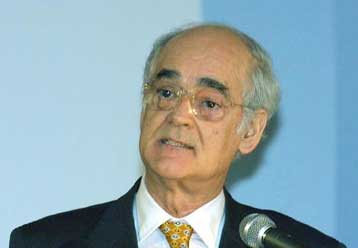 Η κοινωνία μας δεν βρίσκεται «εν υπνώσει», τόνισε ο πρόεδρος της Βουλής