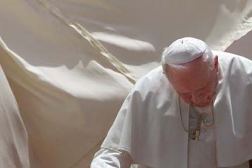 Στην ιστορία πέρασε ο ποντίφικας με την είσοδό του σε τέμενος της Συρίας