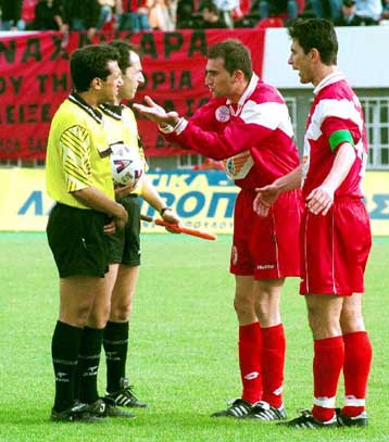 Η Παναχαϊκή 3-0 τον Πανηλειακό σε ένα παιχνίδι με νεύρα και αποβολές