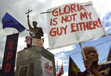 Έκρηξη στη Μανίλα την ώρα της άρσης της «κατάστασης εξέγερσης»