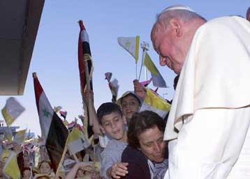 Εν μέσω θερμών εκδηλώσεων αγάπης η Λειτουργία του ποντίφικα στη Δαμασκό