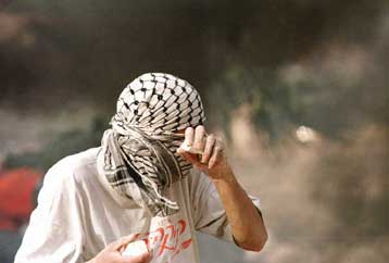 Στη σκιά της βίας, οι ΗΠΑ δεσμεύονται ξανά στην ειρηνευτική διαδικασία