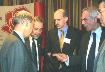 Στο Βερολίνο ο Σημίτης για το συνέδριο του ΕΣΚ