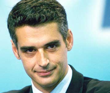 Υπονομεύουν την εκ νέου δραστηριοποίησή μου, λέει ο τέως εκπρόσωπος Τύπου της ΝΔ