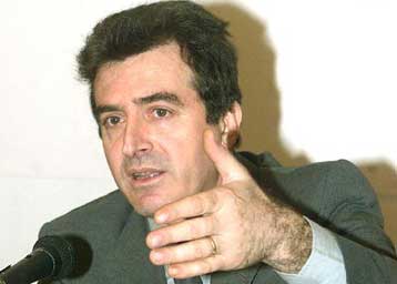 Διακομματικό διάλογο για τη χρήση των όπλων από την ΕΛ.ΑΣ υποσχέθηκε ο υπ. Δημόσιας Τάξης