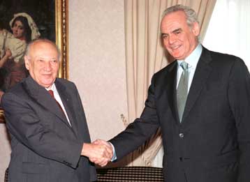 Με Τσοχατζόπουλο, Σαμαρά και Τσοβόλα συναντήθηκε ο Κύπριος πρόεδρος