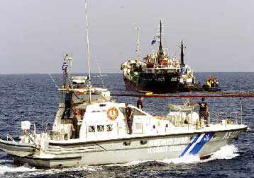 Eυθύνες στο πλήρωμα επιρρίπτουν Αμερικανοί επιζώντες του ναυαγίου