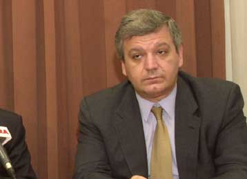 Στην Κομισιόν οι κυβερνητικές προτάσεις για την απασχόληση, χωρίς να συζητηθούν στη Βουλή