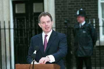 Την επερχόμενη «νίκη» επί του αφθώδους πυρετού ανακοίνωσε ο Μπλερ