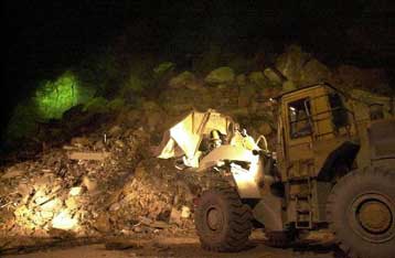 Στους 65 οι νεκροί από κατάρρευση πολυκατοικίας στη ΝΑ Κίνα