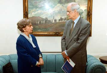 Συμπαράσταση υποσχέθηκε στην Αλ.Μαραγκοπούλου ο Απ.Κακλαμάνης