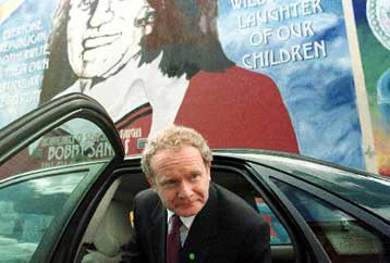 Υπουργός «τρομοκράτης»; Υπήρξα μέλος του IRA, παραδέχεται ο υπουργός Παιδείας της Β.Ιρλανδίας