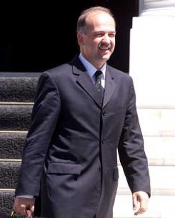 Ο υφυπουργός «ξαναχτύπησε», υποστήριξε η Ομοσπονδία ποδοσφαίρου