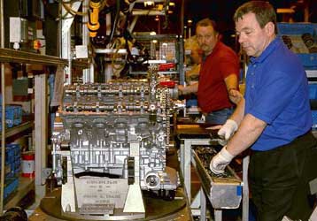 Συρρικνώθηκε η μεταποιητική δραστηριότητα στους «12» για πρώτη φορά από το 1999