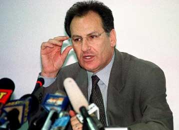 Διαψεύδει τα σενάρια περί νέου του ρόλου στο ασφαλιστικό ο υπουργός ΠΕΧΩΔΕ