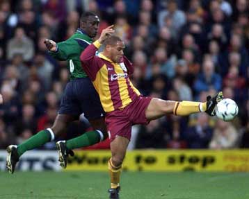 Πρόσω ολοταχώς για Champions League η Λίβερπουλ, 2-0 την Μπράντφορντ