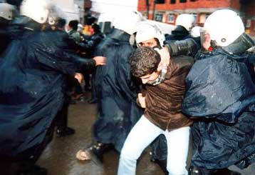 Πέντε τραυματίες από τη σύγκρουση αστυνομίας – διαδηλωτών στην Τουρκία