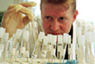 Διετές μορατόριουμ στα τεστ DNA αποδέχτηκαν οι  βρετανικές ασφαλιστικές