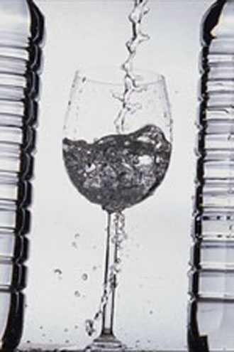 WWF: Το νερό της βρύσης καλύτερο για την υγεία σας, το περιβάλλον, αλλά και… την τσέπη σας