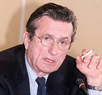 «Δάσκαλε που δίδασκες»: Καπνιστής ένας στους τρεις γιατρούς