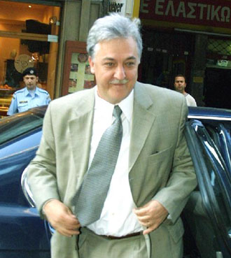 Επιμένουν οι πανεπιστημιακοί γιατροί – Ο νόμος θα εφαρμοστεί, λέει ο Παπαδόπουλος