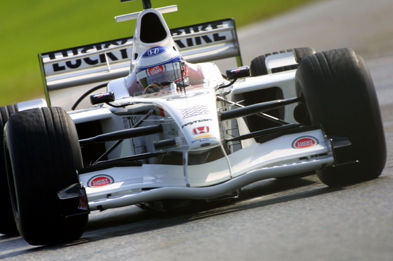 Υπό αντίξοες καιρικές συνθήκες η δεύτερη μέρα των δοκιμών στο Silverstone