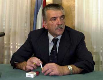 Κατέρρευσε η κυβέρνηση της Γιουγκοσλαβίας μετά την αποχώρηση του Ζίζιτς