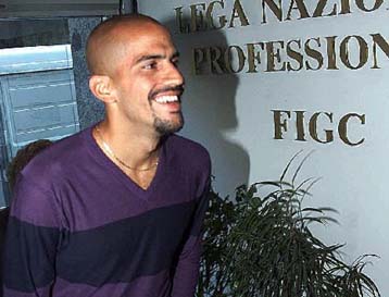 «Μπέμπης» με 15 δισ. δρχ. ο παίκτης της Λάτσιο, σύμφωνα με τον ιταλικό Τύπο