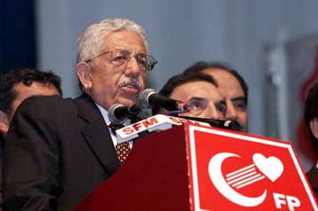 Νέο κόμμα ιδρύουν οι Τούρκοι ισλαμιστές μετά την απαγόρευση της Αρετής