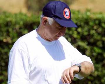 Προβλήματα στη λύση της συνεργασίας με τον Β. Δανιήλ