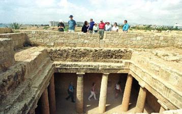 Τάφο του 3ου μ.Χ. αιώνα έφερε στην επιφάνεια η αρχαιολογική σκαπάνη στην Πάφο
