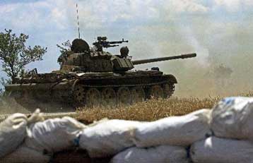 Εγκαταλείπει τα Σκόπια το προσωπικό της πρεσβείας των ΗΠΑ – Σφοδρές μάχες στο Τέτοβο