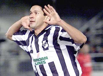 Ένας μήνας αποκλεισμού στον Μάουρο για τη χειρονομία στα μπαράζ