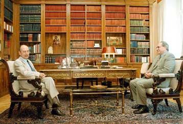 Τη σύγκληση του Συμβουλίου Πολιτικών Αρχηγών υπό τον Πρόεδρο ζητά ο Κωνσταντόπουλος