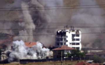 Συνεχίζονται οι βομβαρδισμοί στο Αρατσίνοβο – Ακαρπες οι επαφές Σολάνα