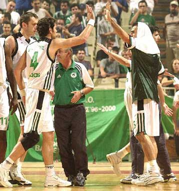 Ο Παναθηναϊκός πρωταθλητής Ελλάδας μετά το 79-63 επί του Ολυμπιακού
