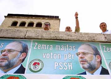 Σκληρή αναμέτρηση μεταξύ Σοσιαλιστών και Δημοκρατικών στις αλβανικές εκλογές