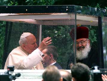 Εν μέσω αντιδράσεων άρχισε η επίσκεψη του Ποντίφικα στην Ουκρανία