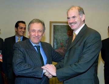 Εγώ και ο Παπανδρέου κάνουμε ό,τι μπορούμε, δήλωσε ο Τζεμ από τη Σάμο