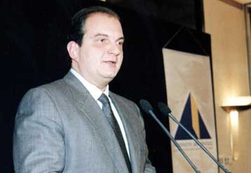 Ο Σημίτης έχασε τον έλεγχο, δηλώνει ο Καραμανλής