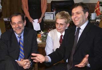 Ο διάλογος πρέπει να συνεχιστεί, τόνισε ο «κύριος ΚΕΠΠΑ» από την ΠΓΔΜ