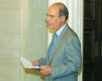 Εν αναμονή πρωτοβουλιών Σημίτη